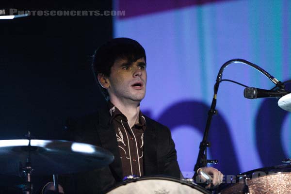FRANZ FERDINAND - 2005-08-26 - SAINT CLOUD - Domaine National - Grande Scene - 